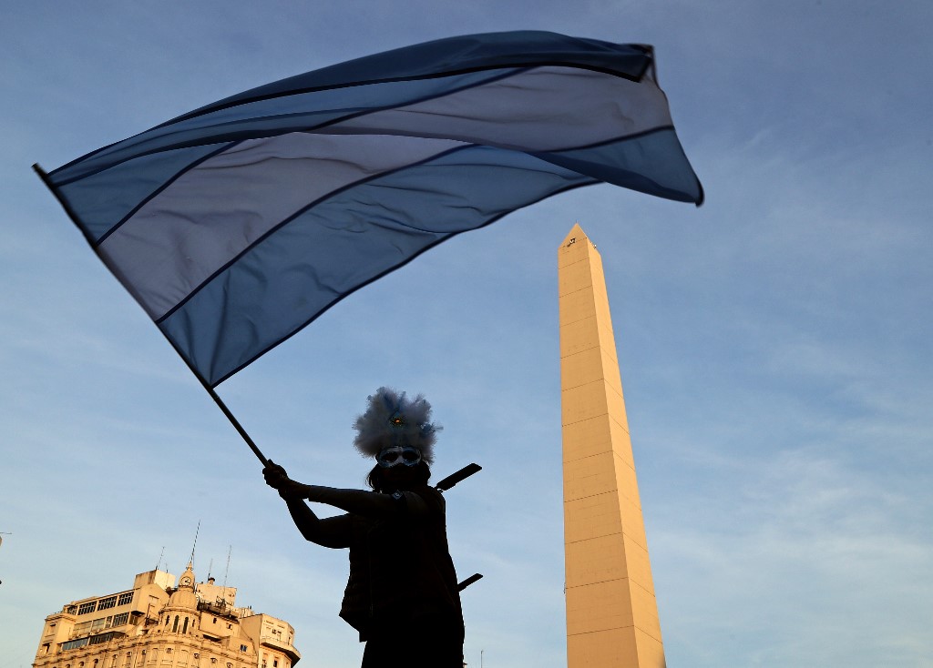 Argentina, pese al número de casos, sólo ha registrado 3 mil 600 muertes. (AFP)