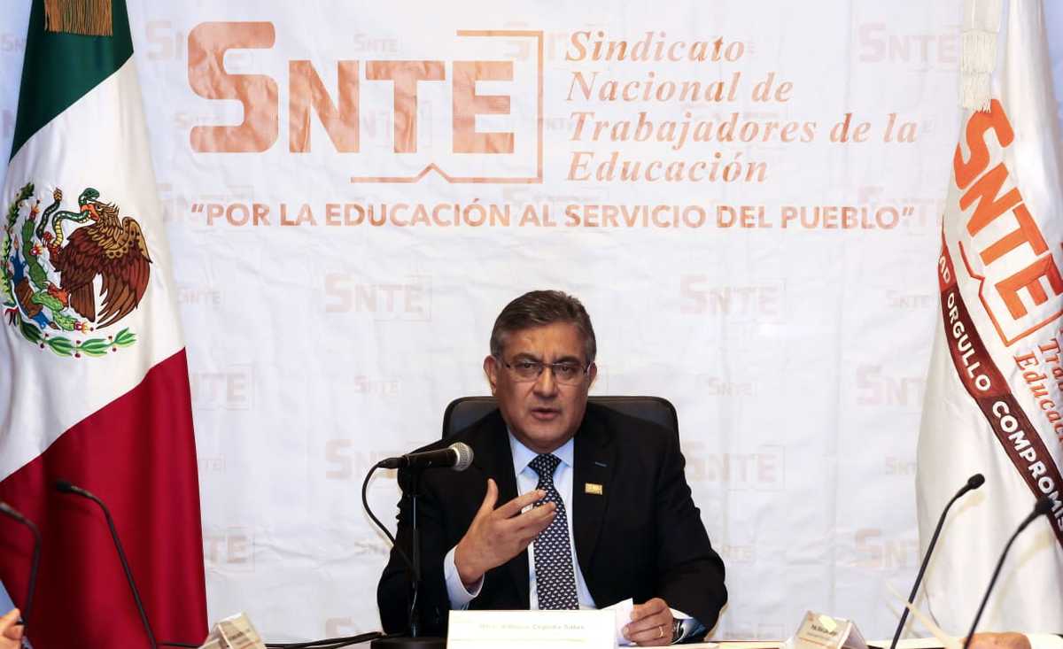 Alfonso Cepeda Salas, secretario general del SNTE.