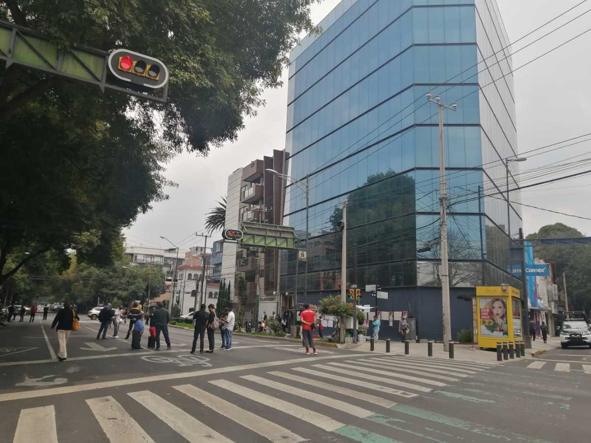 Bloqueo en Eje 5 Sur. (Anwar Nájera)