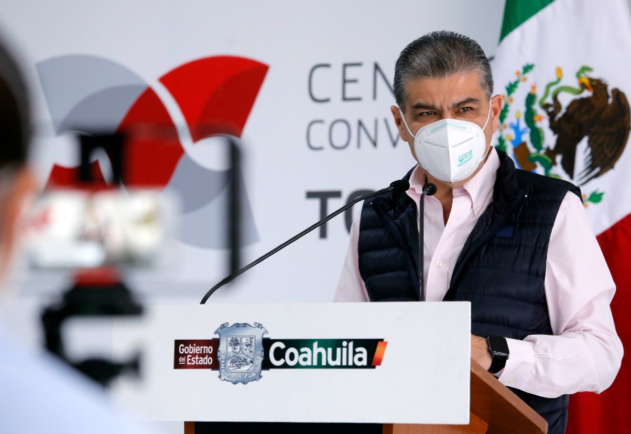 Miguel Ángel Riquelme Solís señala que el Subsecretario de Salud Hugo López-Gatell habla como si conociera Coahuila. (Mauricio Román)