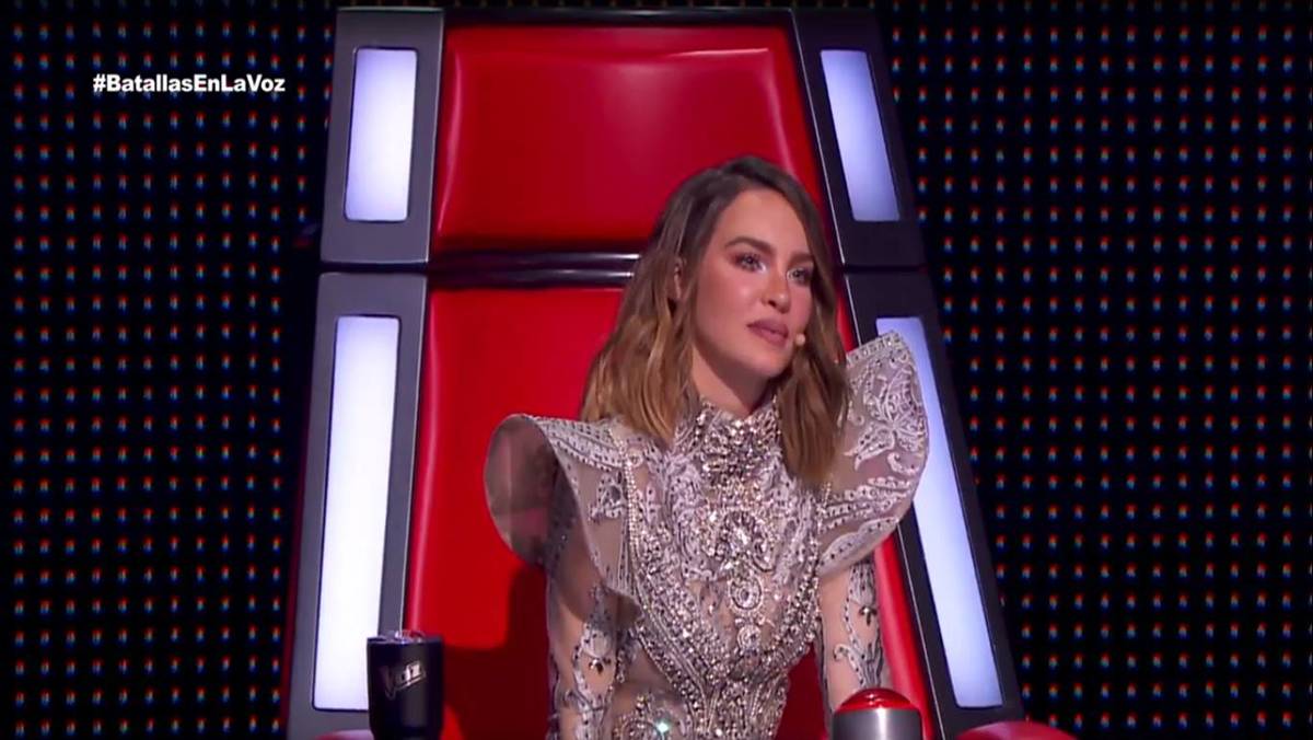 Belinda derrocha glamour con vestido de brillantes en La Voz