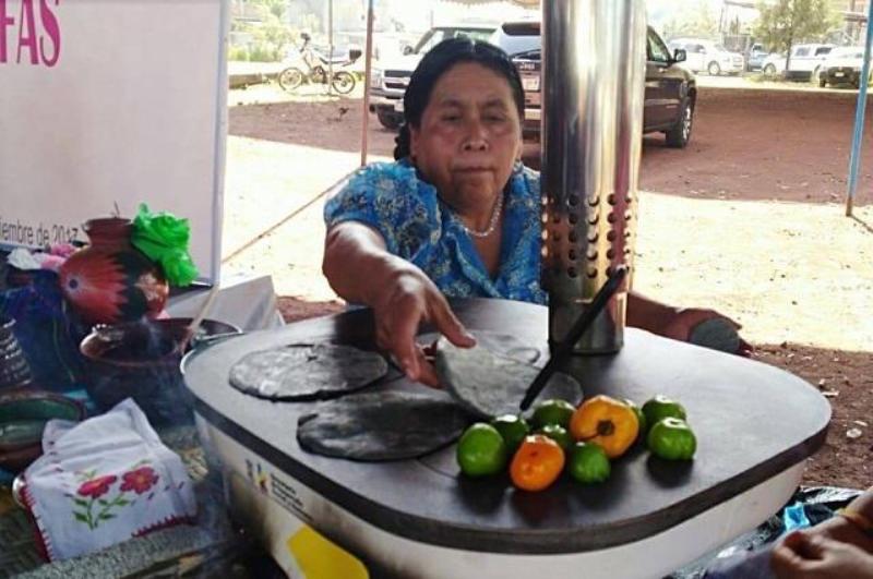 En México, cerca de 28 millones de personas cocinan a fuego abierto. (Fanny Miranda)