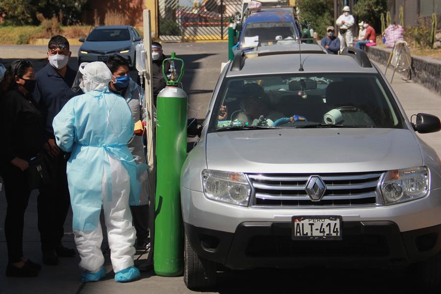 Perú superó las 20 mil muertes por coronavirus este martes. (EFE)
