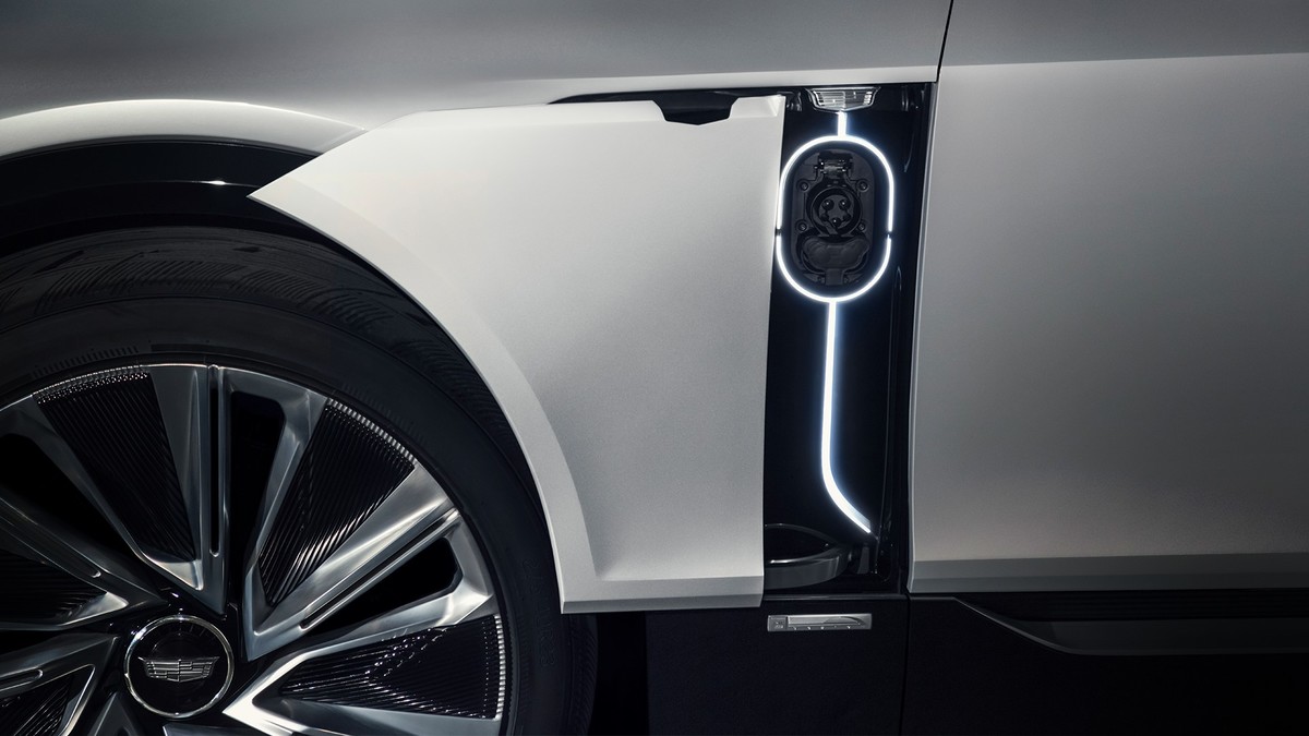 Cadillac, pertenece a General Motors lanza su primer auto eléctrico (@Cadillac)
