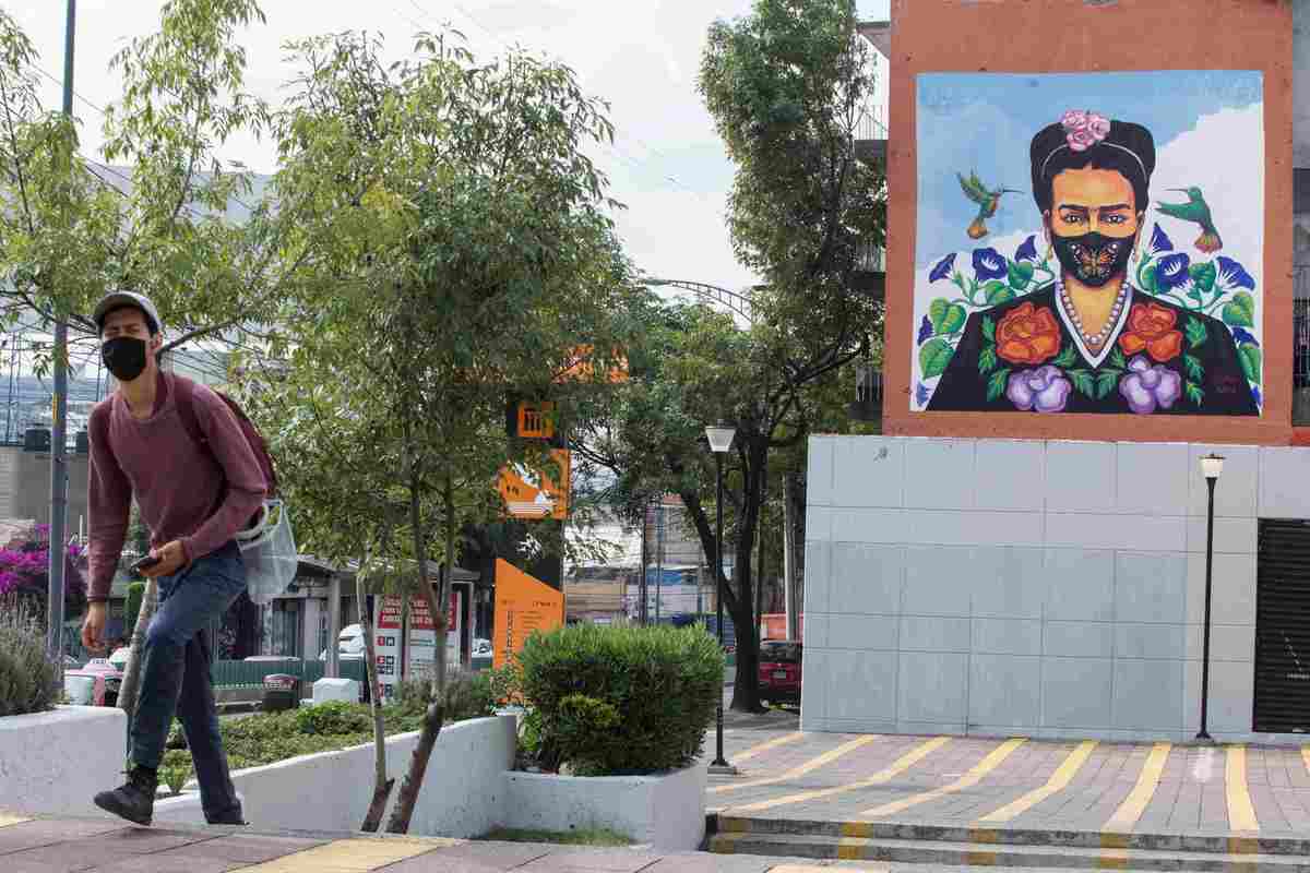 Médicos, enfermeras y camilleros se encuentran en el frente de la batalla contra el covid-19.(Jesús Quintanar)