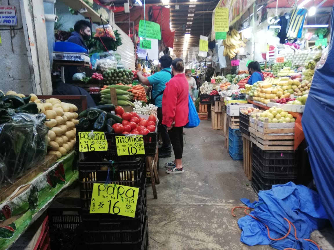 En el nivel socioeconómico bajo, 64 por ciento de los hogares enfrentan complicaciones. (Jaime Zambrano)