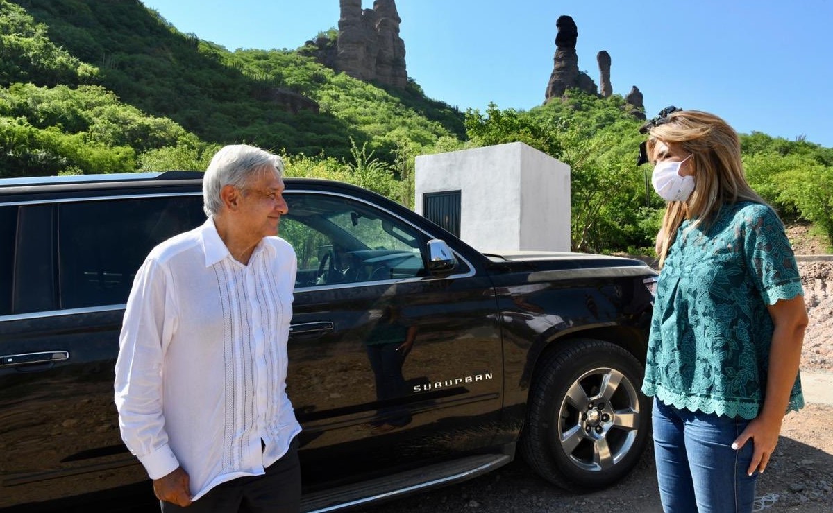 El presidente López Obrador con la gobernadora de Sonora, Claudia Pavlovic (@ClaudiaPavlovic)