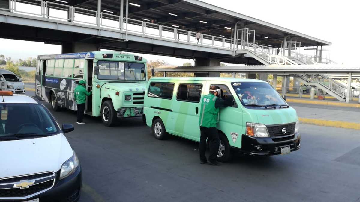 Unidades de transporte público en la Ciudad de México. (Tomado de @inveacdmx)
