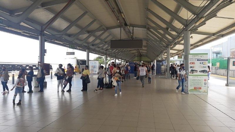 Se ha amonestado además a 49 operadores del transporte público en León por no usar cubrebocas. ESPECIAL.