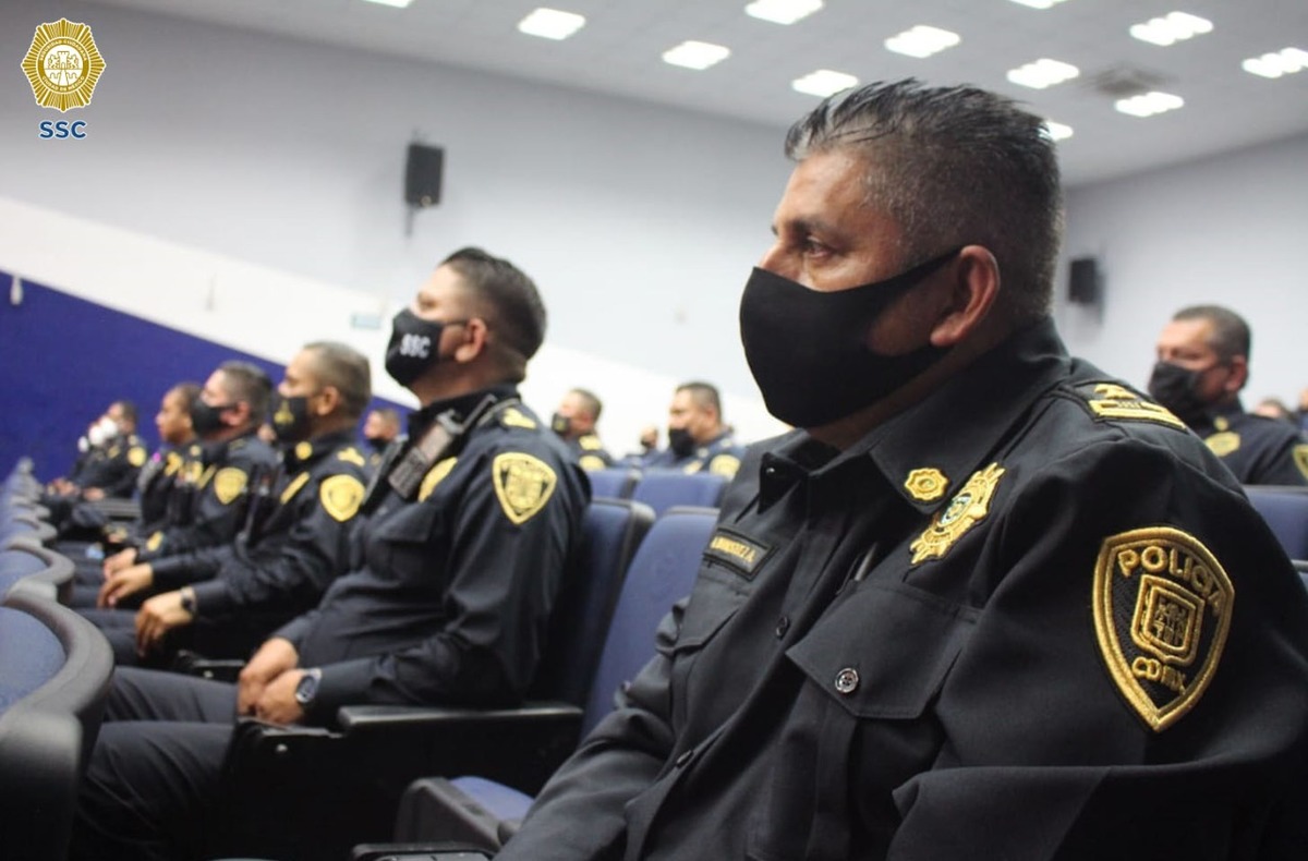 El curso consta de ocho módulos, divididos en 13 unidades./ Especial