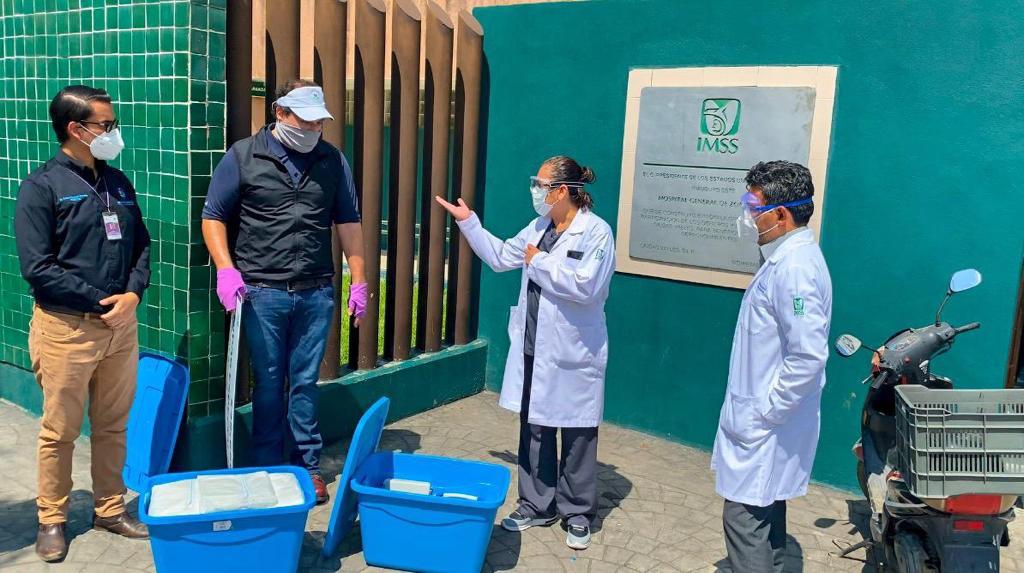 Dona Adrián Esper  su salario para insumos médicos a la Unidad COVID del IMSS