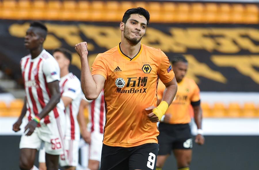 Raúl Jiménez dio el pase al Wolverhampton (EFE)