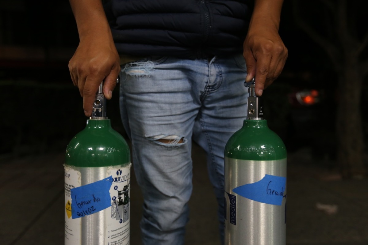 Los tanques de oxígeno tienen una caducidad de 5 años. (Javier Ríos)