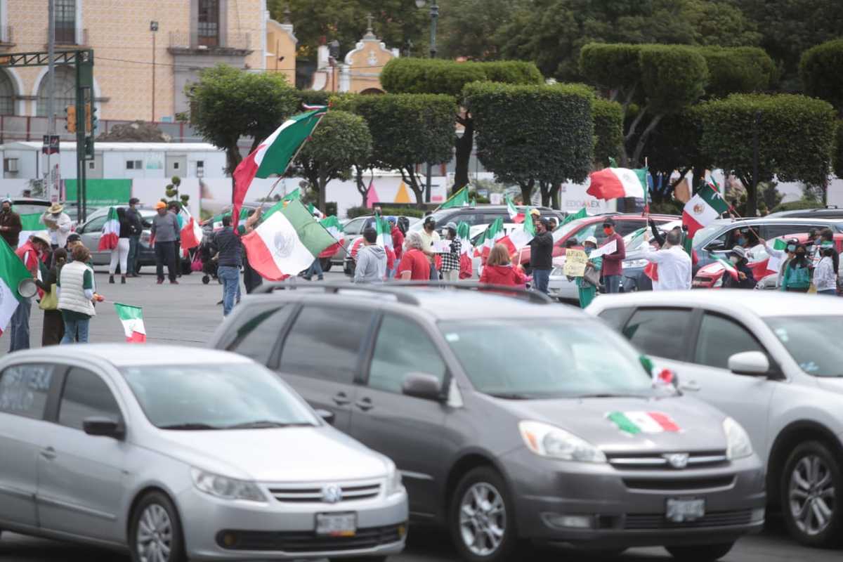 Acudieron con banderas de México. (Tania Contreras)
