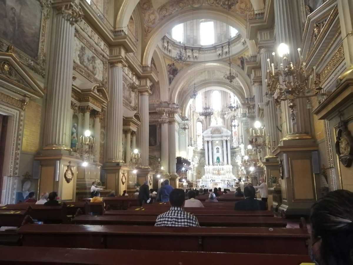 Leoneses acuden a misa luego de 4 meses sin poder asistir