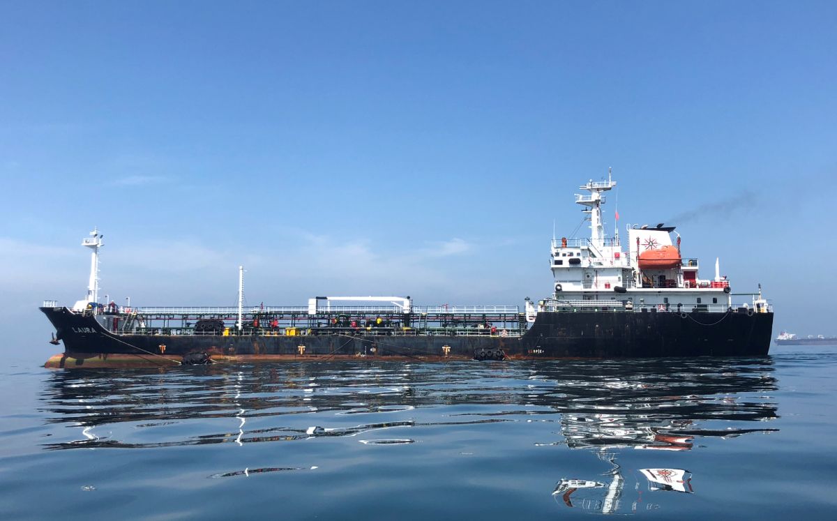 Barco petrolero, frente a las costas de Puerto La Cruz, Venezuela. Foto: (Reuters)