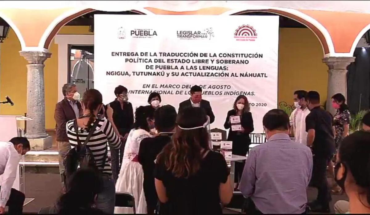 Congreso Local recibe Constitución Política en lenguas originarias. (Especial)