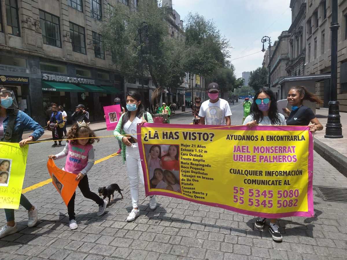 Los familiares portaron una manta con la foto de Jael./ César Velázquez