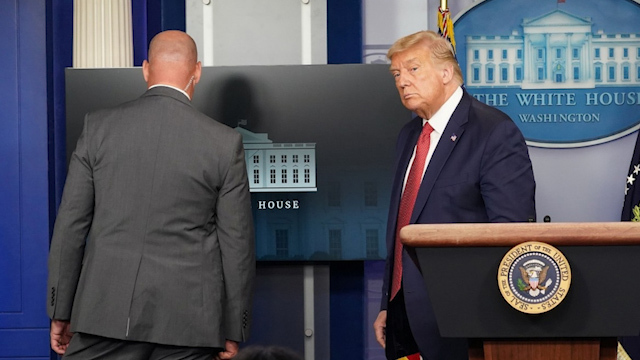 Interrumpen conferencia de Trump por disparos afuera de la Casa Blanca