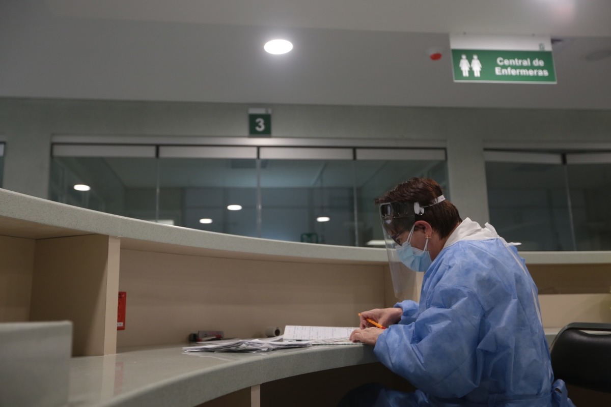 Del total 13 mil 191 personas se encuentran en aislamiento domiciliario y 21 mil 466 son considerados como sospechosos. (Tania Contreras)