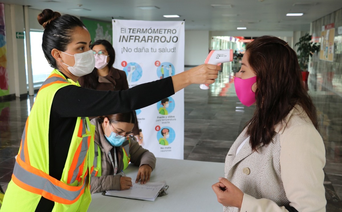 Este módulo forma parte de las medidas preventivas de sanidad en las zonas de gran afluencia. (Especial)