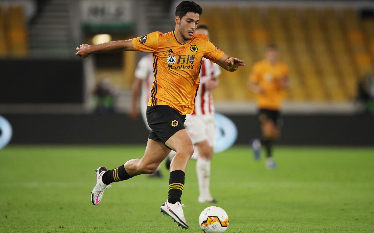 Raúl Jiménez y los Wolves se medirán al Sevilla en la Europa League (Reuters)