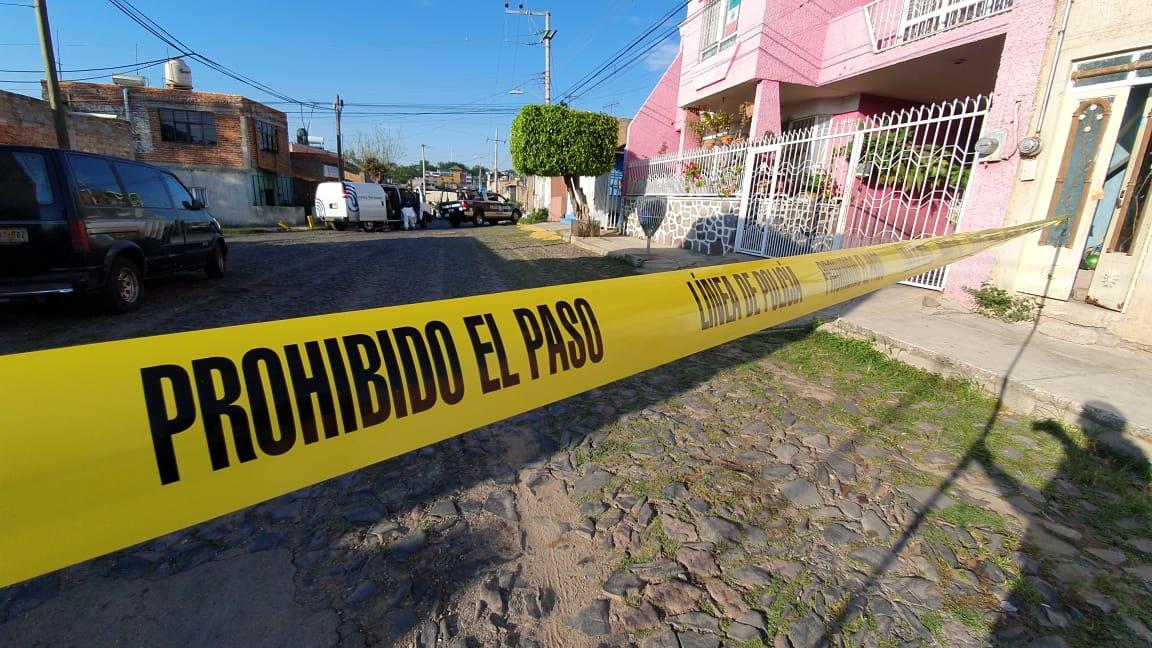 Sobre la calle Piedra Lisa al cruce con la calle Diamante, se reportó el hallazgo del cuerpo. (Juan Carlos Munguía)