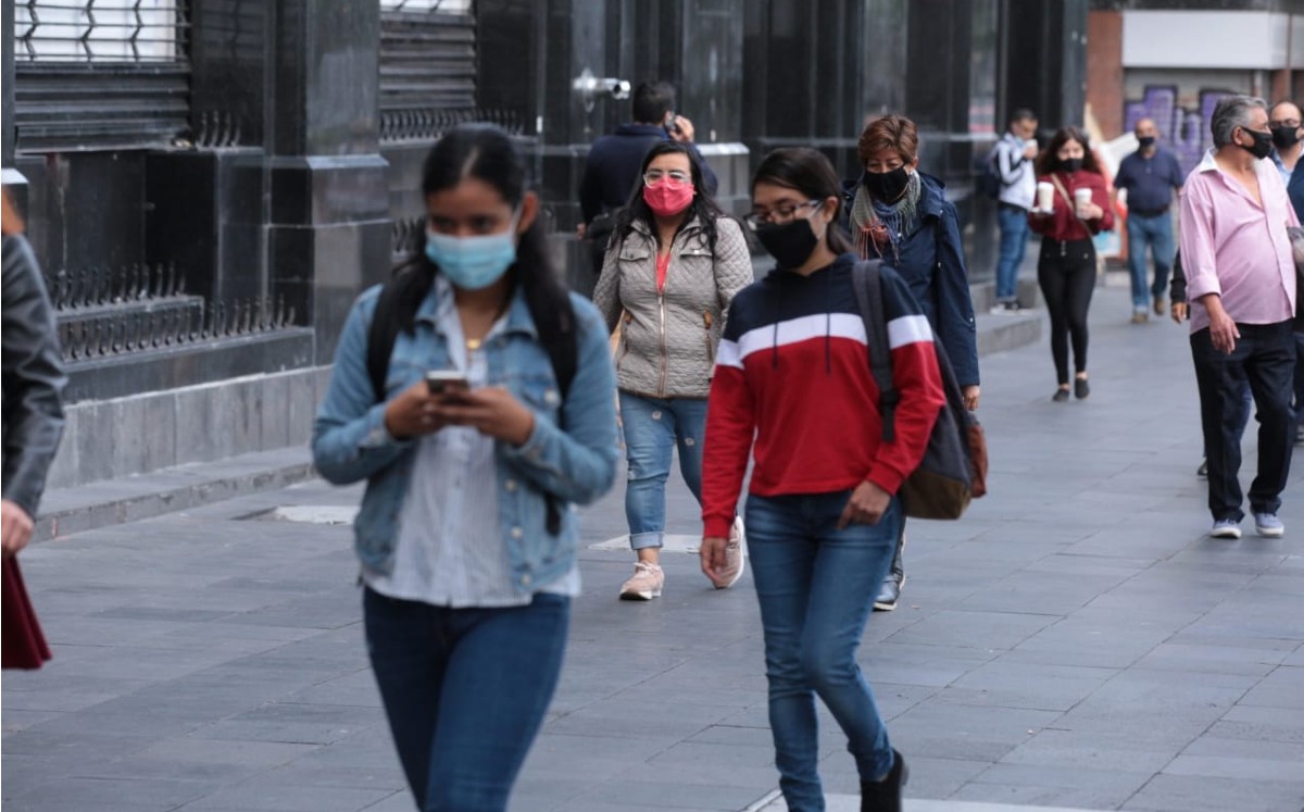 Capitalinos en la nueva normalidad por coronavirus. (Jesús Quintanar)