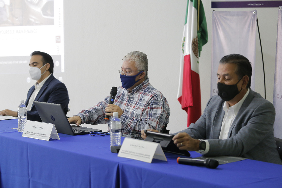 Canacintra está creando estrategias, iniciando este vínculo con la empresa Autozone. (Mauricio Román)