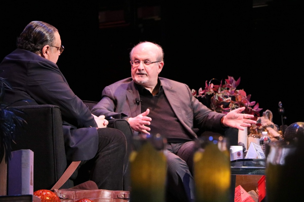 El escritor Salman Rushdie. Foto: Especial.