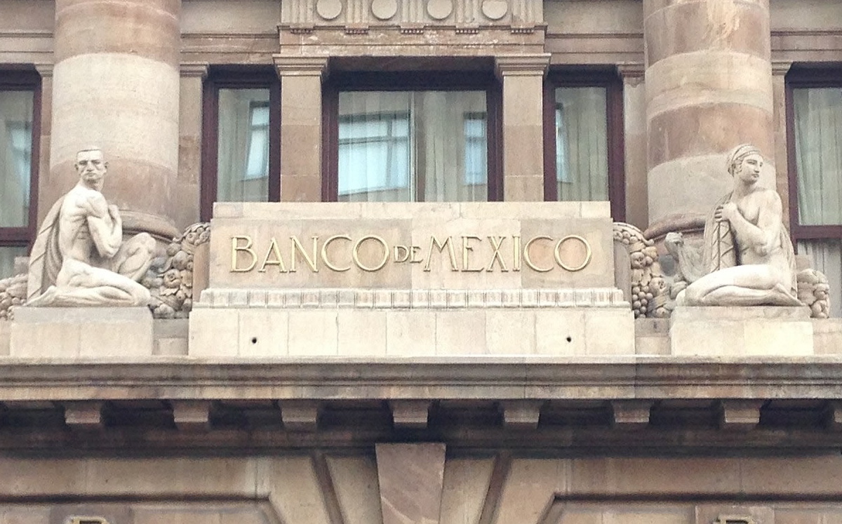 Banxico baja tasas (Especial)