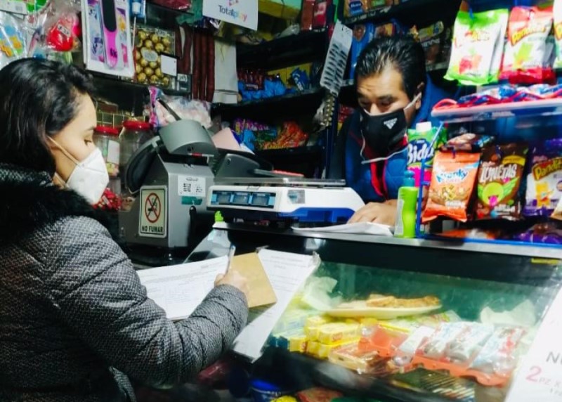 Las cuadrillas supervisan que los negocios cumplan con los horarios de servicio señalados.