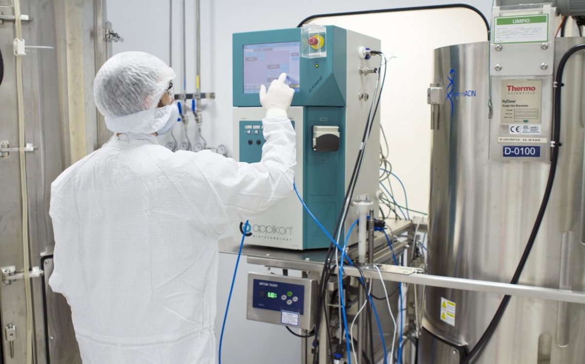 Los laboratorios podrían producir hasta 250 millones de dosis. (Especial)