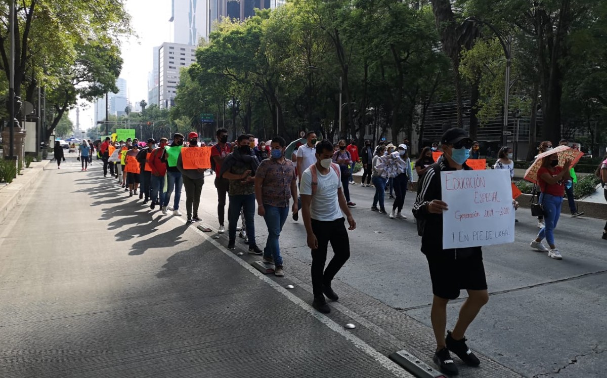 Manifestación de integrantes de la CNTE en Paseo de la Reforma. (Jorge Becerril)