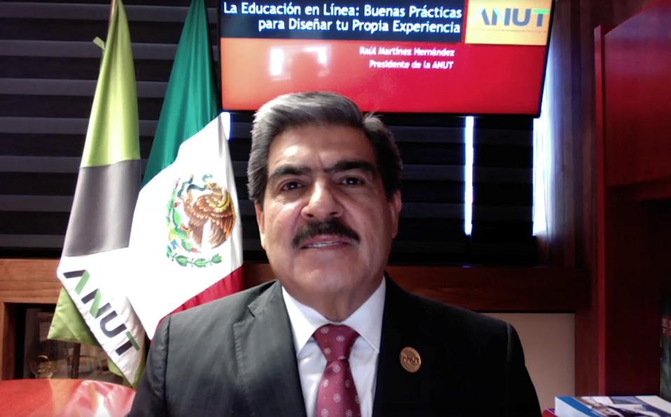 Raúl Martínez Hernández, rector de la Universidad Tecnológica de Torreón y presidente de la Asociación Nacional de Universidades Tecnológicas. (Cortes