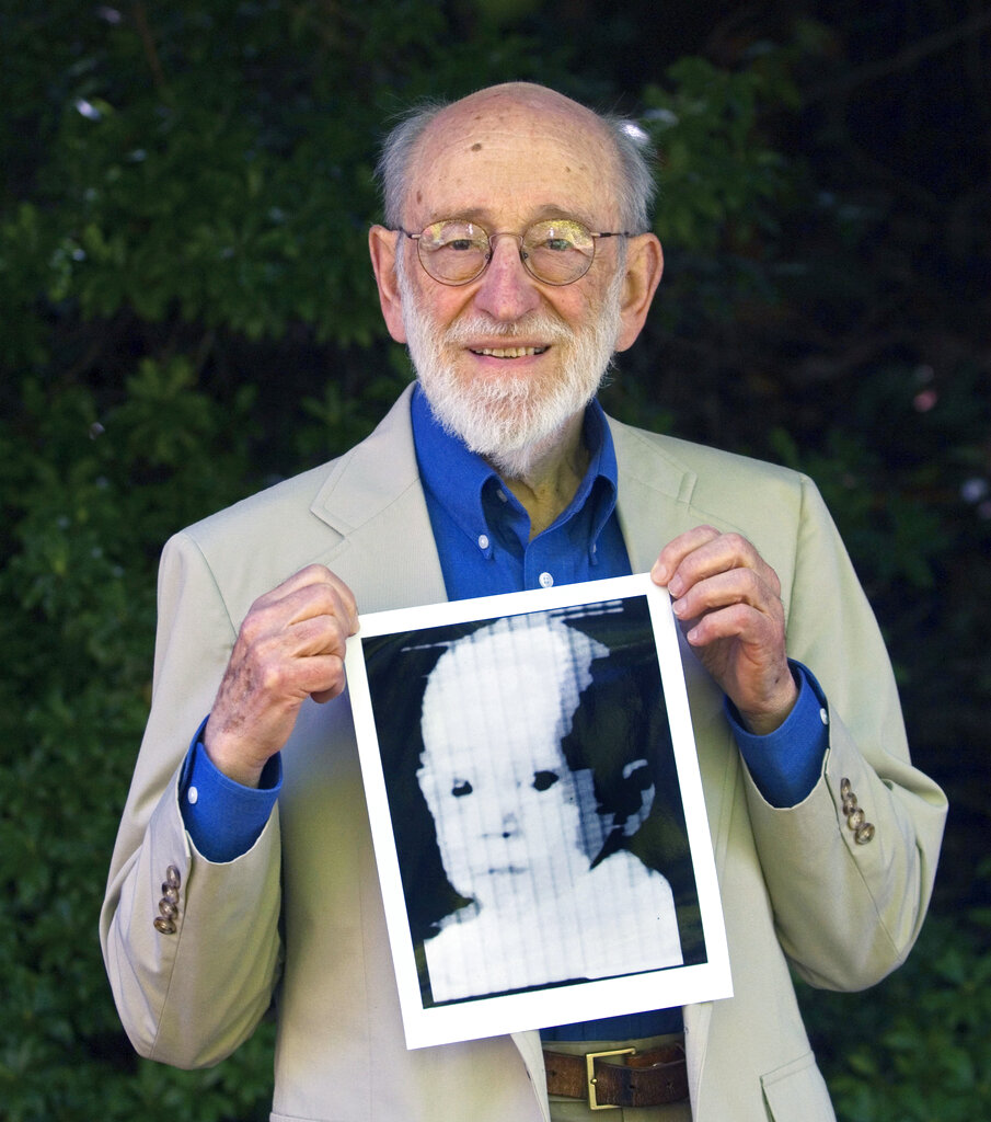 Muere Russel Kirsch, el creador del pixel y de la primera imagen digital. (AP)