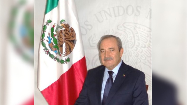 Trasladan en ambulancia aérea a México al embajador en Honduras