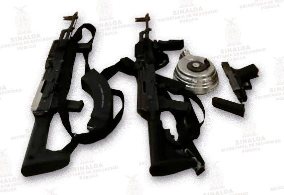 Les fueron aseguradas dos armas largas y una pistola. (Fanny Martínez)