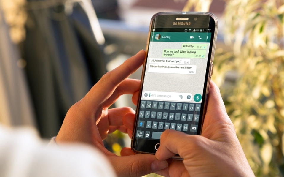 Así puedes quitar el "escribiendo" en WhatsApp (Shutterstock).