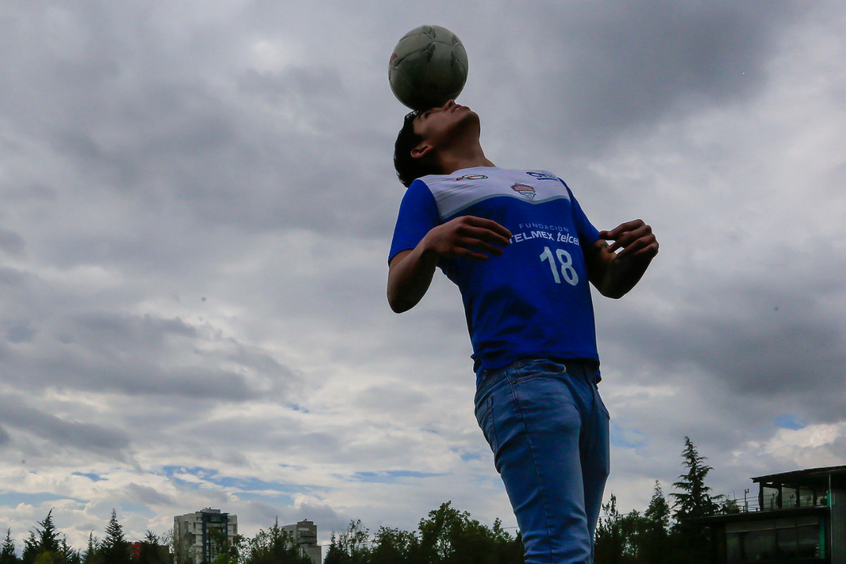 “No dejaría mi carrera universitaria, trataría de encontrar la manera de llevar a cabo las dos cosas". (Andrés Lobato)