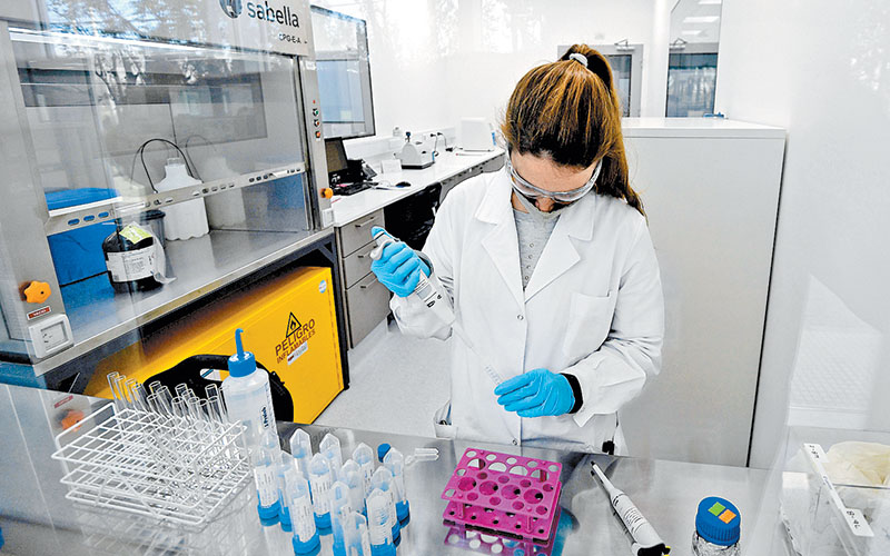 Laboratorio en Garín, provincia de Buenos Aires, donde se producirá una vacuna experimental contra el coronavirus para AL. (AFP)