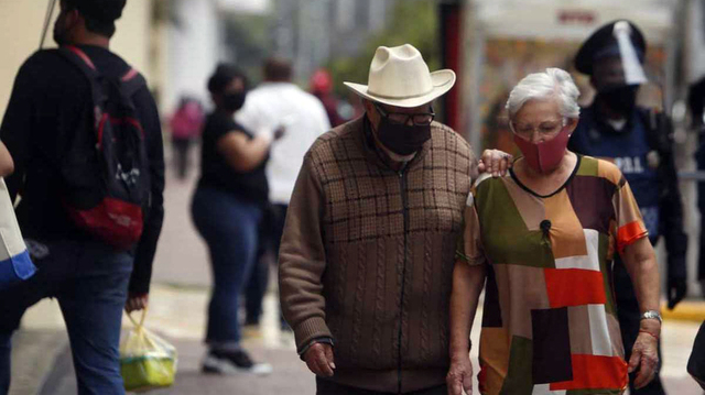 Personas de 60 a 69 años, el mayor número de muertos por covid-19 en México: Ssa