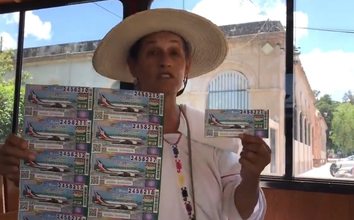 La senadora mostró la compra de 10 cachitos de la lotería. (Captura de pantalla)