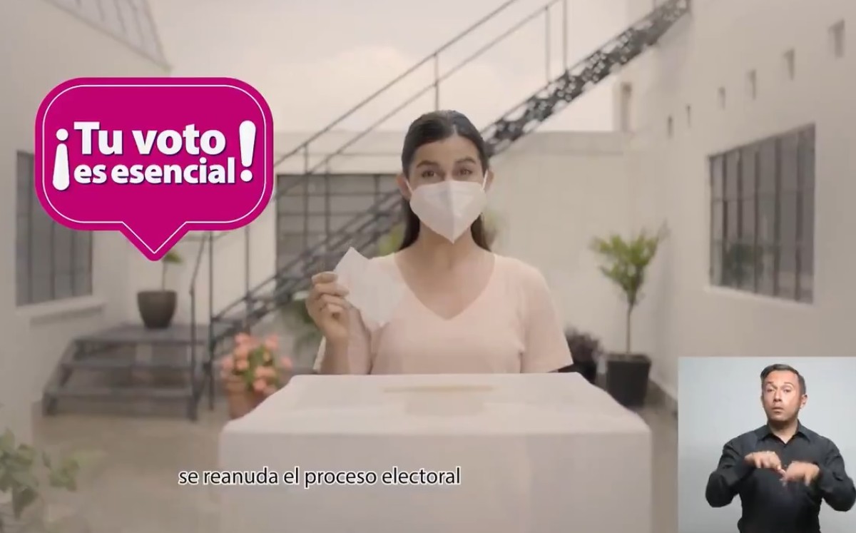 En el primer video un hombre y una mujer explican que los habitantes de Hidalgo son los únicos que pueden elegir a sus autoridades. (Captura)