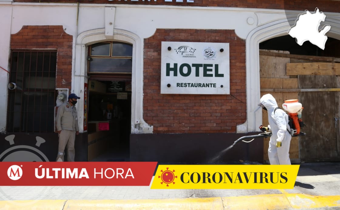 Desinfección de calles del centro de la ciudad e Pachuca. (Jorge Sánchez)