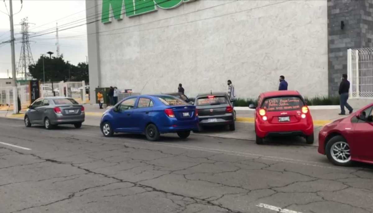 Iniciaron en la avenida Paseo Tollocan  hasta llegar a las oficinas de la aplicación en el municipio de Metepec. (Especial)