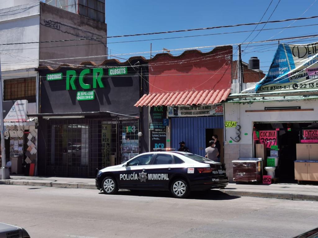 Policías municipales resguardaron la vivienda. (Especial)