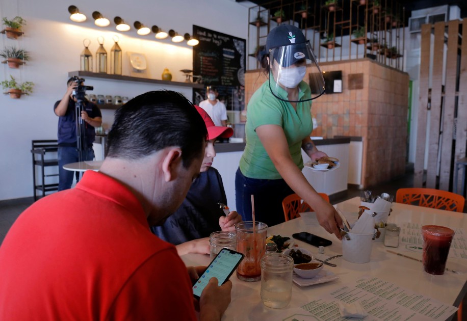 El sector restaurantero de La Laguna sigue bajo en cuanto a su afluencia y ganancias. (Mauricio Román)