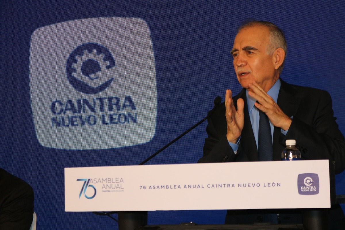 Alfonso Romo Garza, jefe de la oficina de la Presidencia de la República.