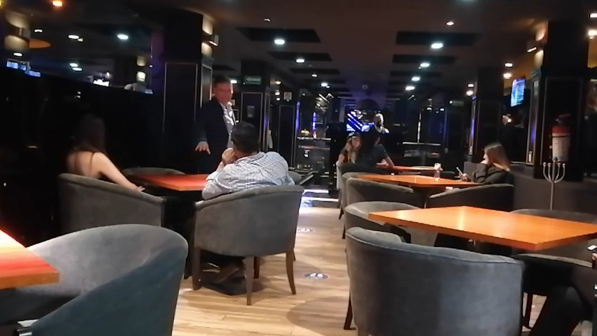 Bar de CdMx cambia su giro a restaurante durante la nueva normalidad